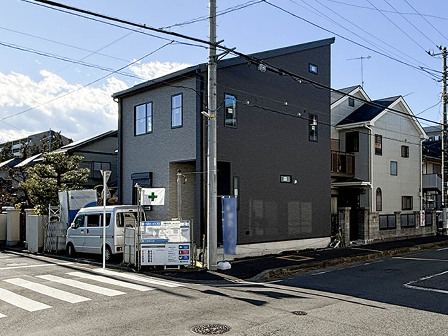 【横山1丁目】家族がのびのび暮らせる、ゆとりの間取りと小屋裏収納のある住まい。